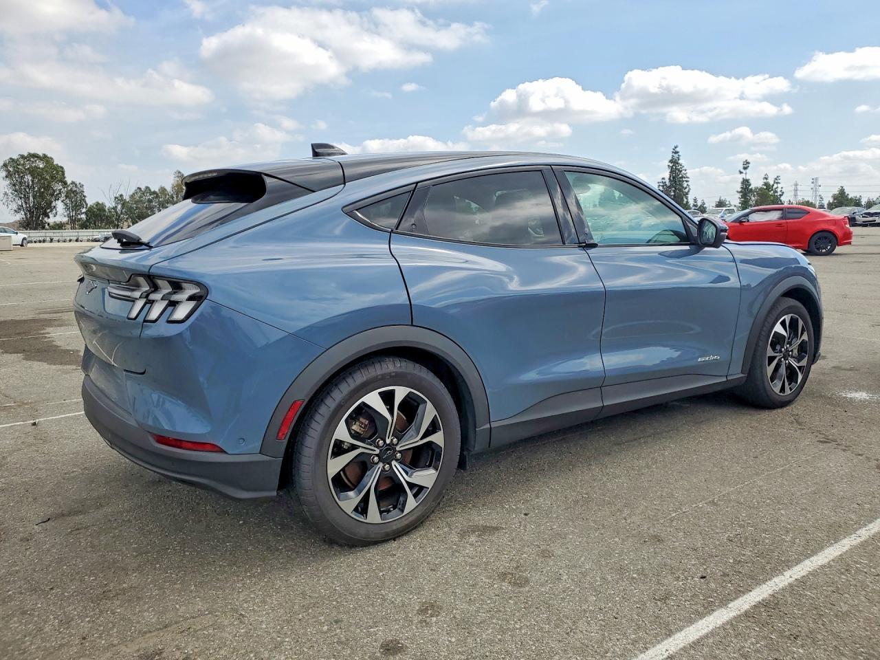 2024 Ford Mustang Mach-E Select - Фото 3
