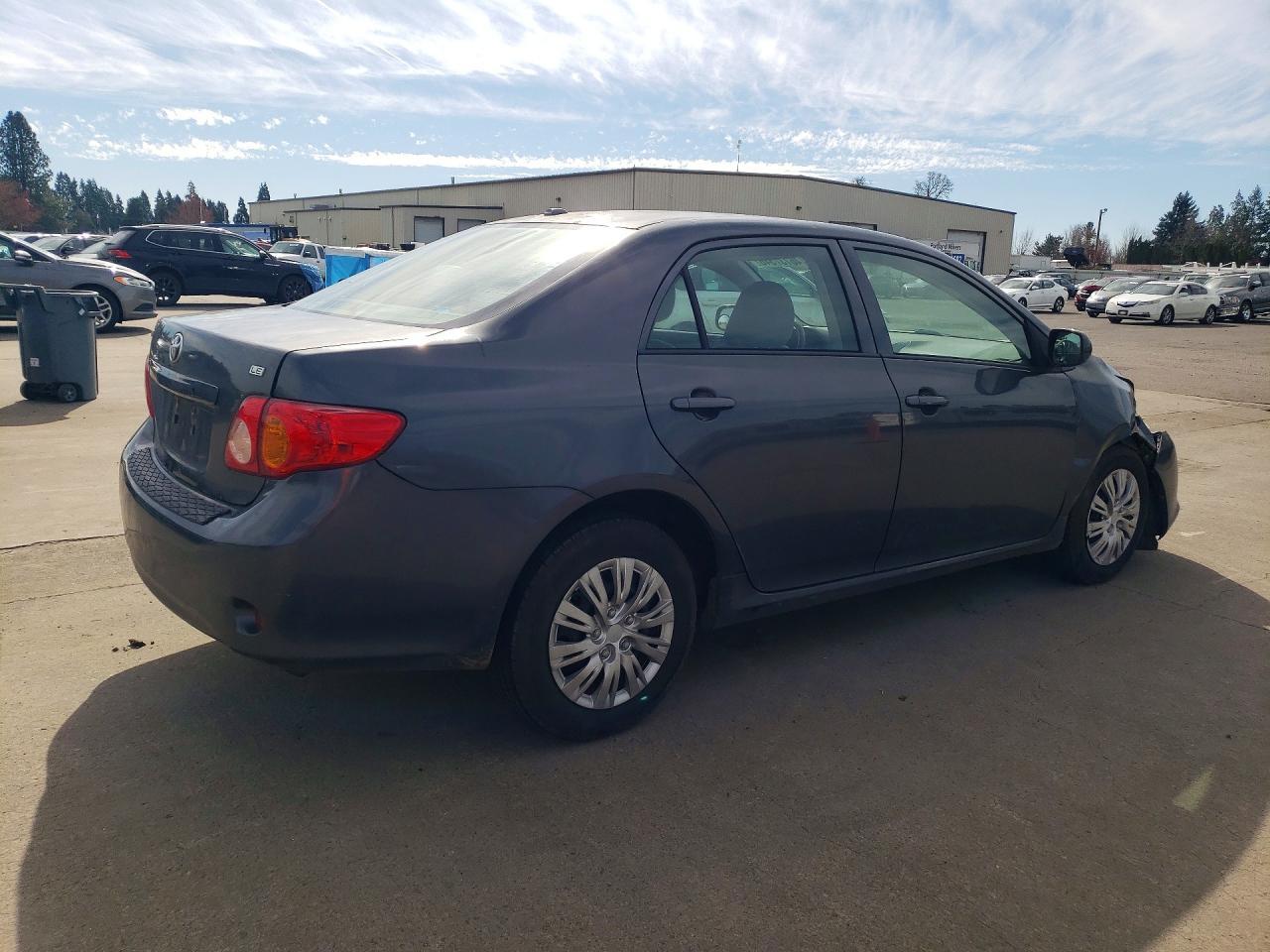 2010 Toyota Corolla Le - Фото 3