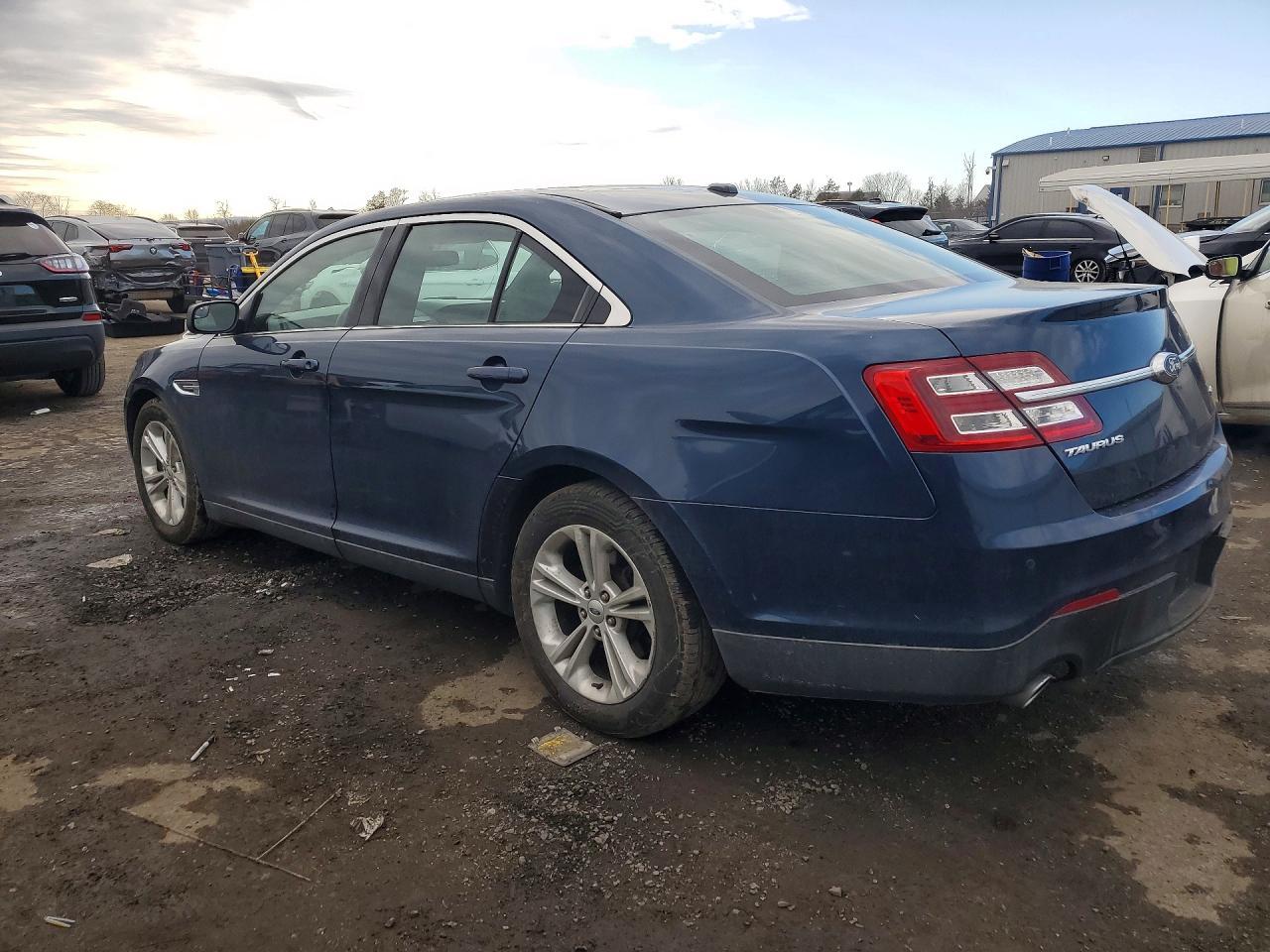 2016 Ford Taurus Sel - Фото 2