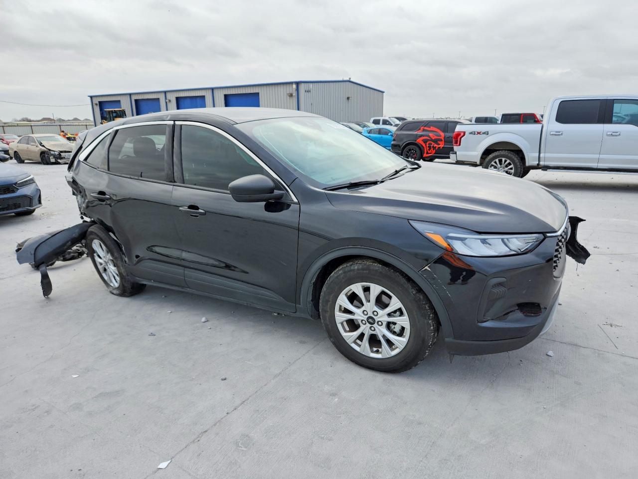 2023 Ford Escape Active - Image 4