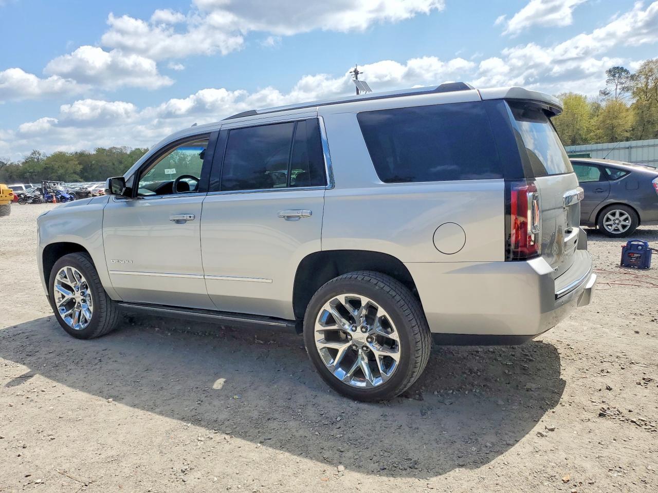 2020 GMC Yukon Denali - Фото 2