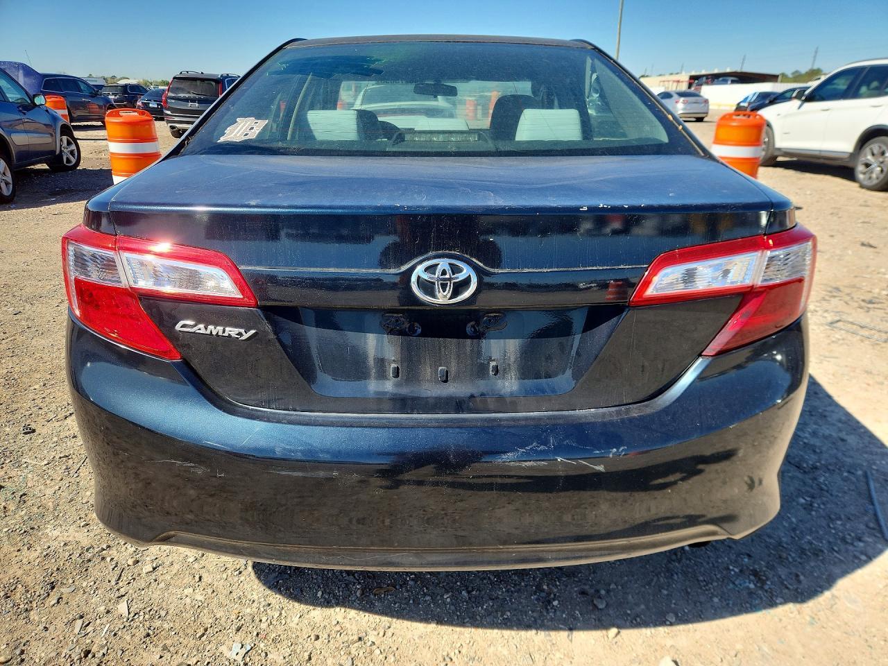 2012 Toyota Camry Le - Фото 6