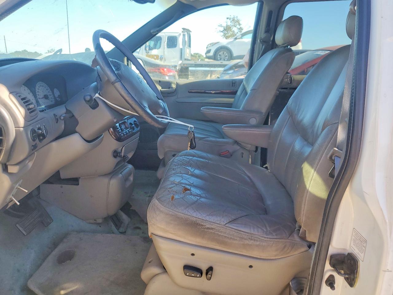 2000 Chrysler Town & Country Limited - Фото 7