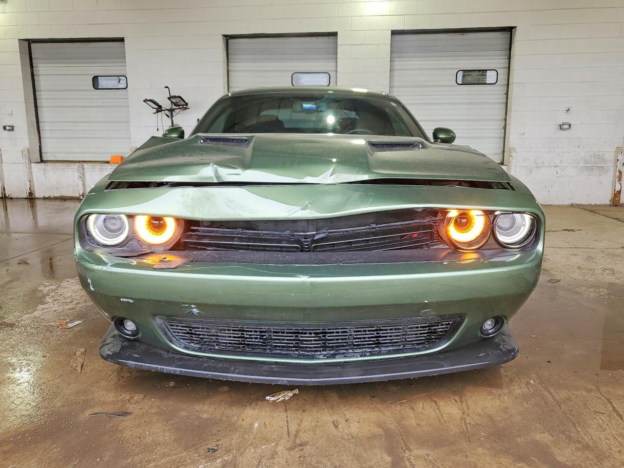 2018 Dodge Challenger R - Image 5