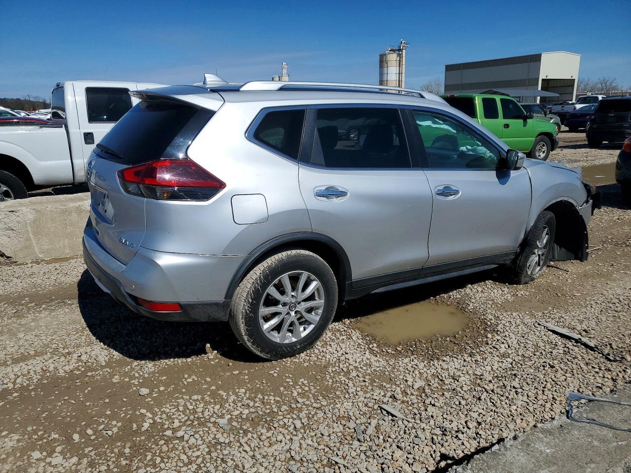 2020 Nissan Rogue Sv - Image 3
