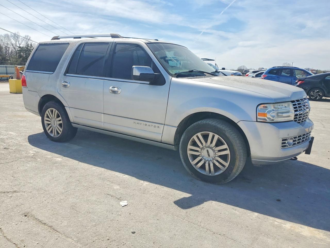 2013 Lincoln Townhouse Navigator - Фото 4