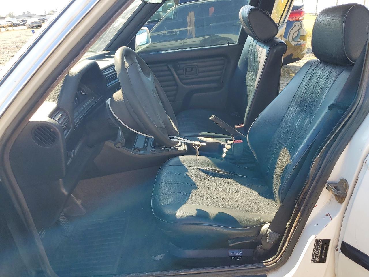 1991 BMW 318 I - Image 7