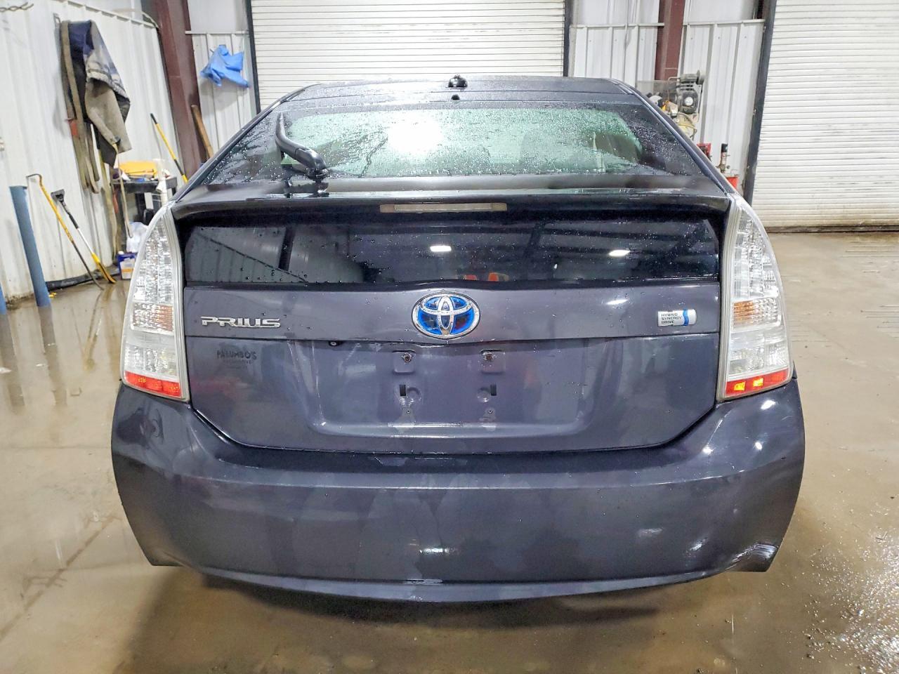 2011 Toyota Prius Three - Image 6