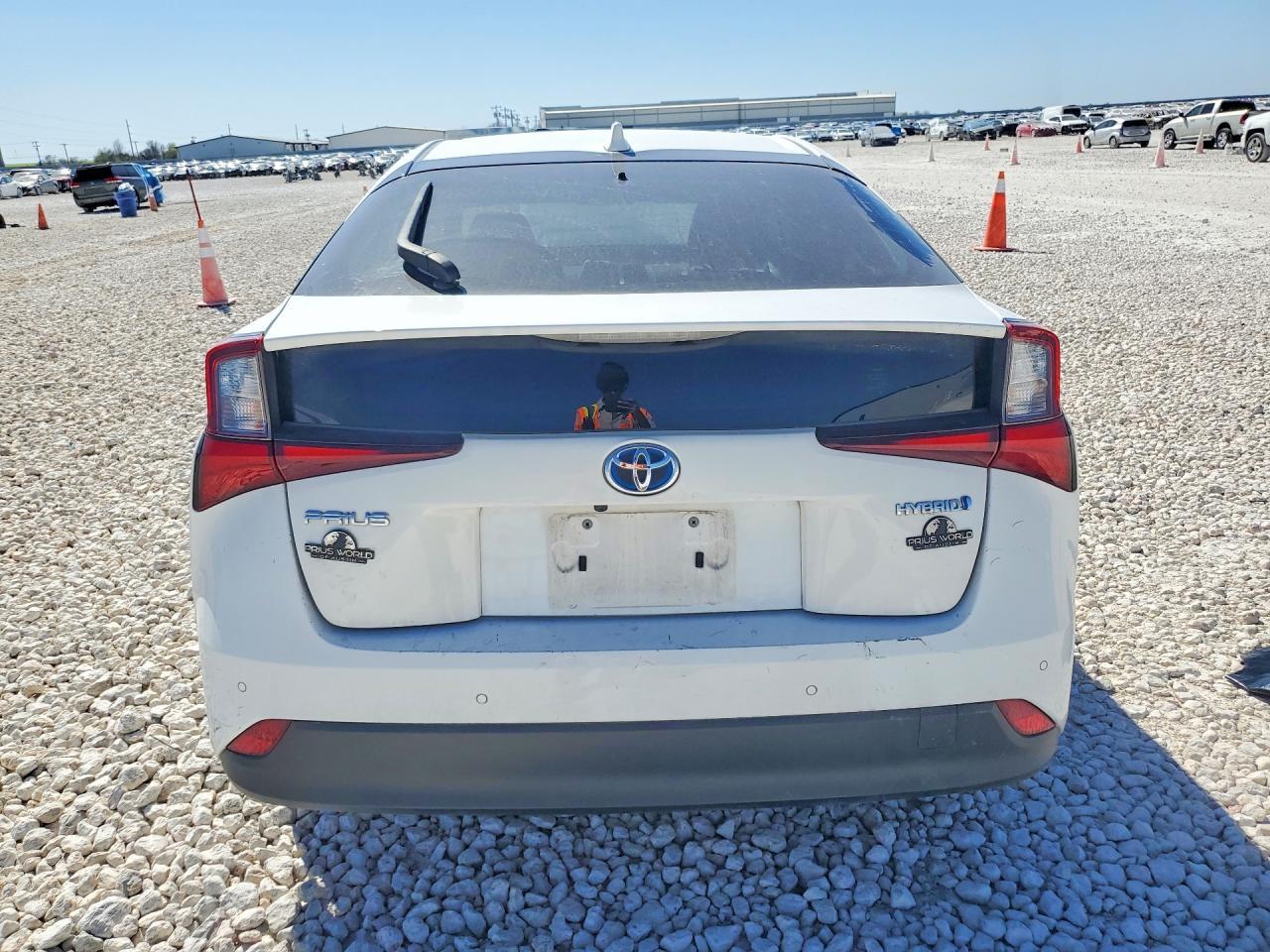 2021 Toyota Prius Le - Фото 6