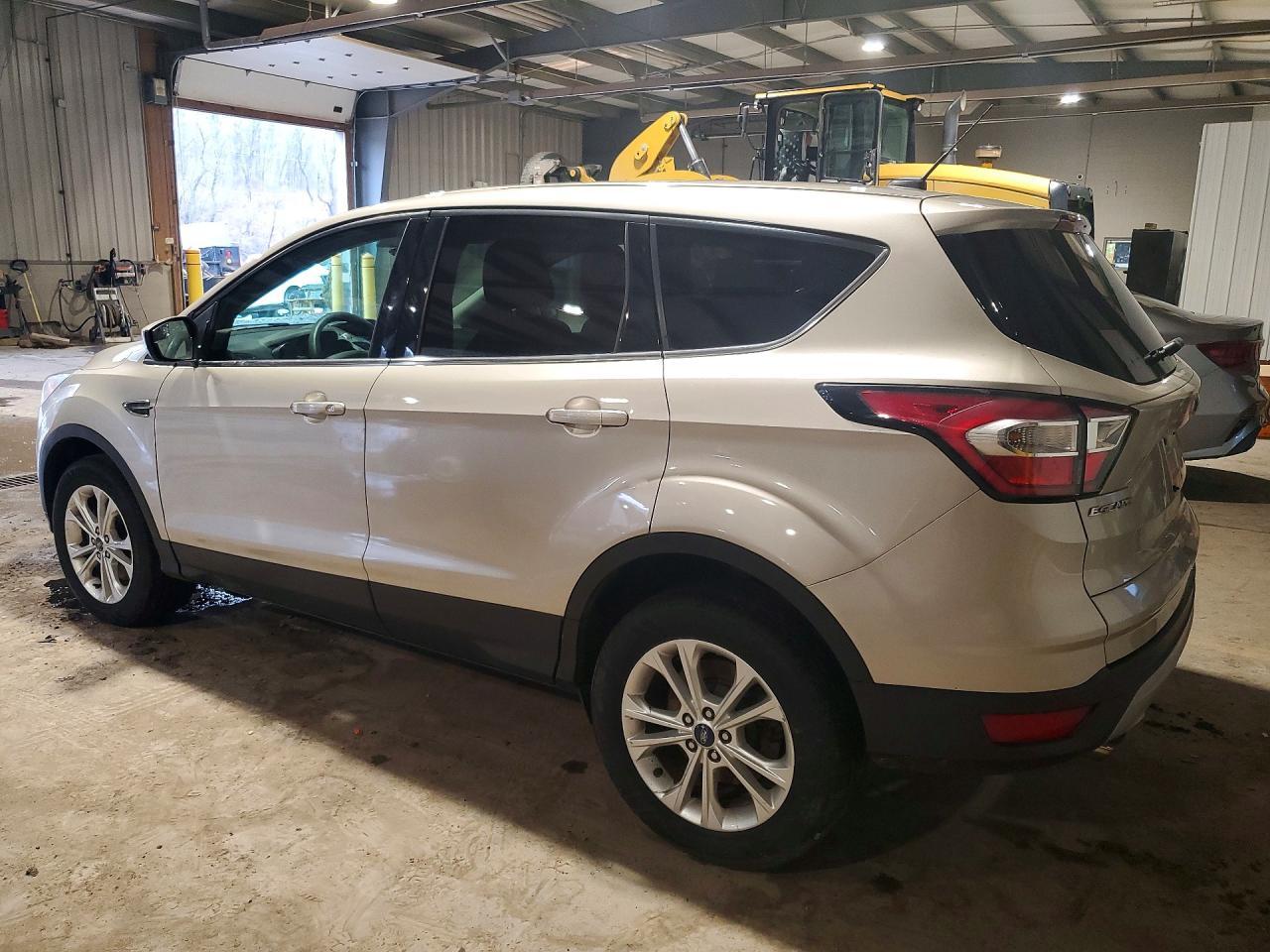 2017 Ford Escape Se - Фото 2