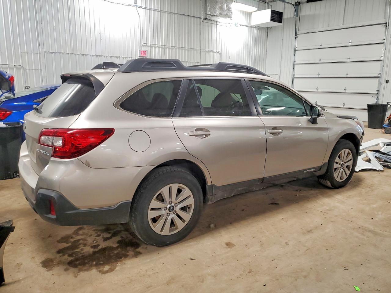 2019 Subaru Outback 2.5I Premium - Image 3