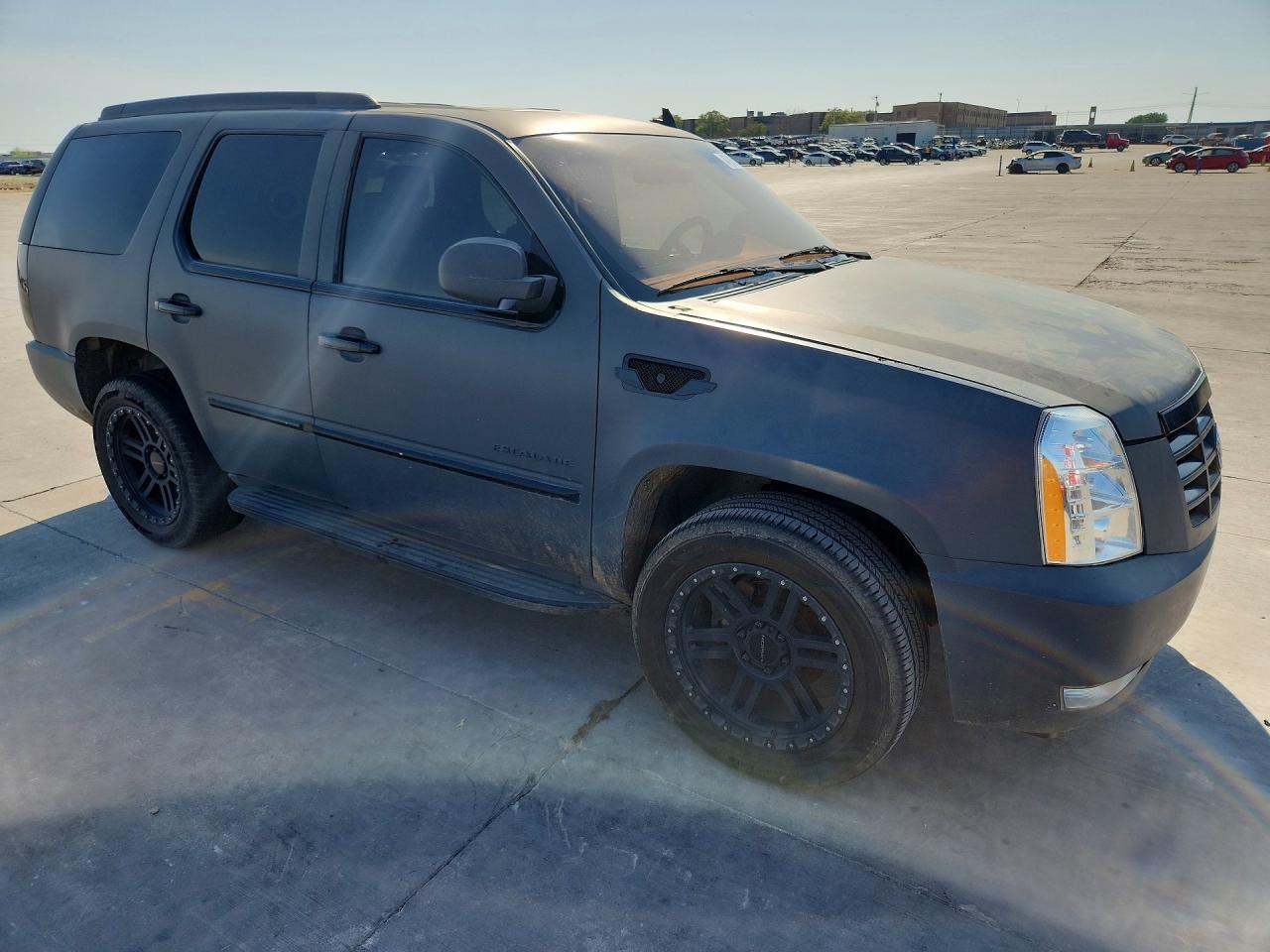 2013 Cadillac Escalade Luxury - Image 4