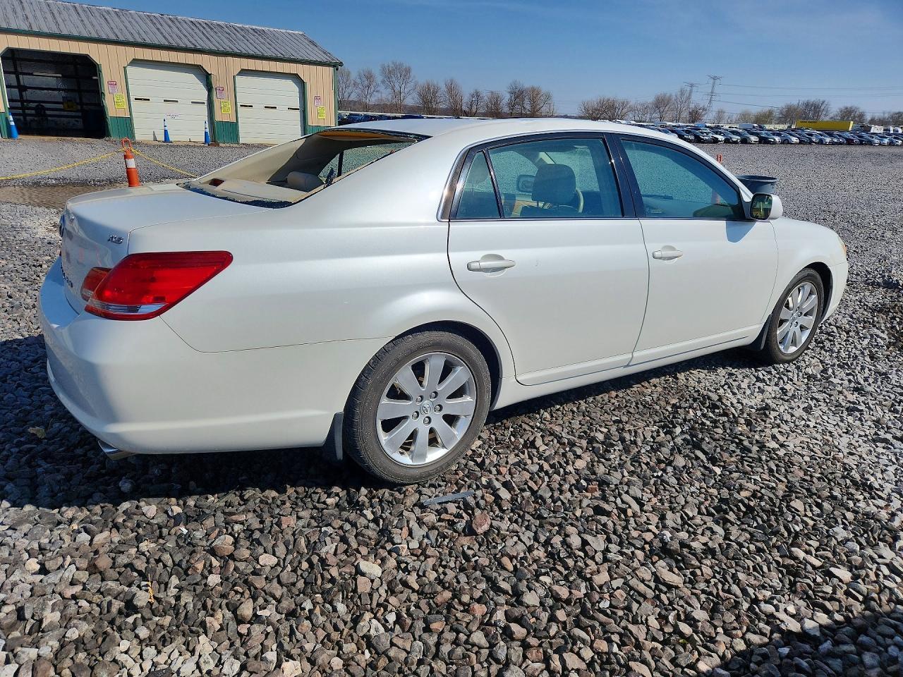 2006 Toyota Avalon Xls - Image 3