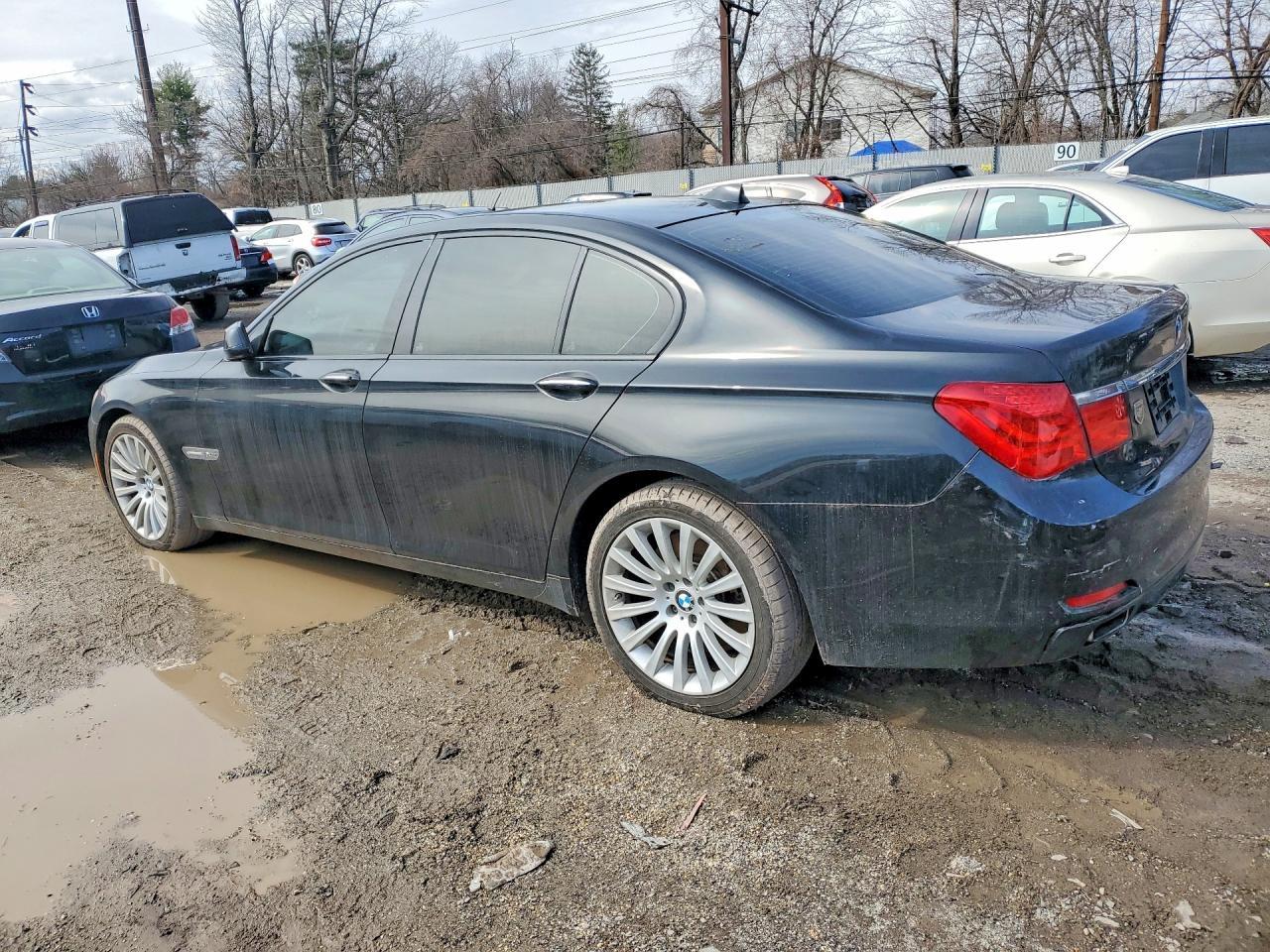 2012 BMW 750 Xi - Фото 2