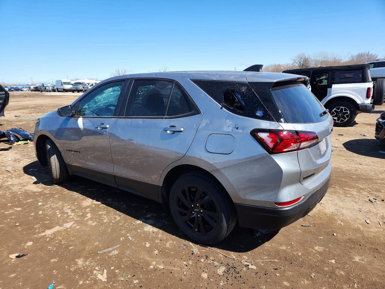 2023 Chevrolet Equinox Ls - Image 2