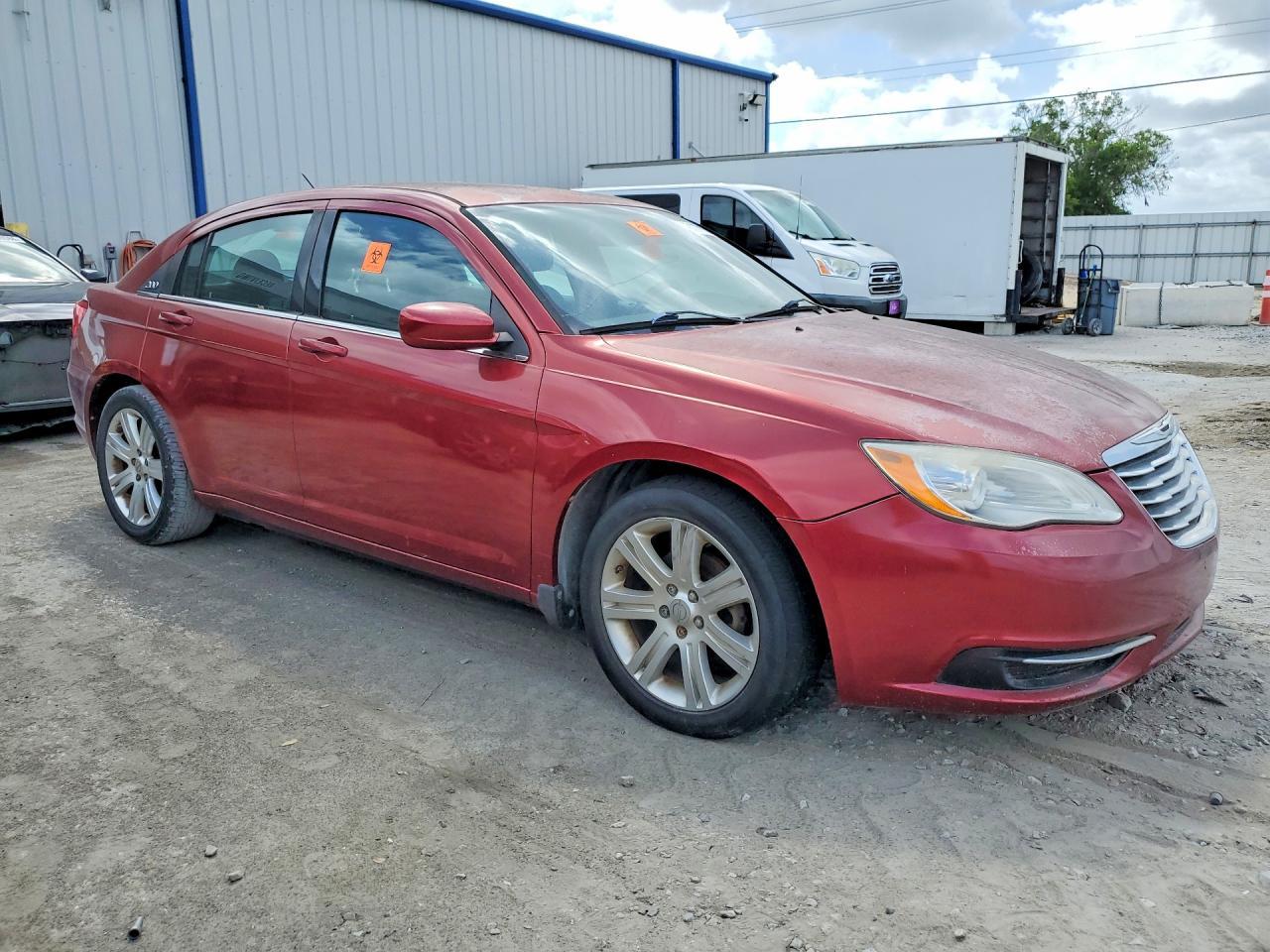 2013 Chrysler 200 Touring - Фото 4
