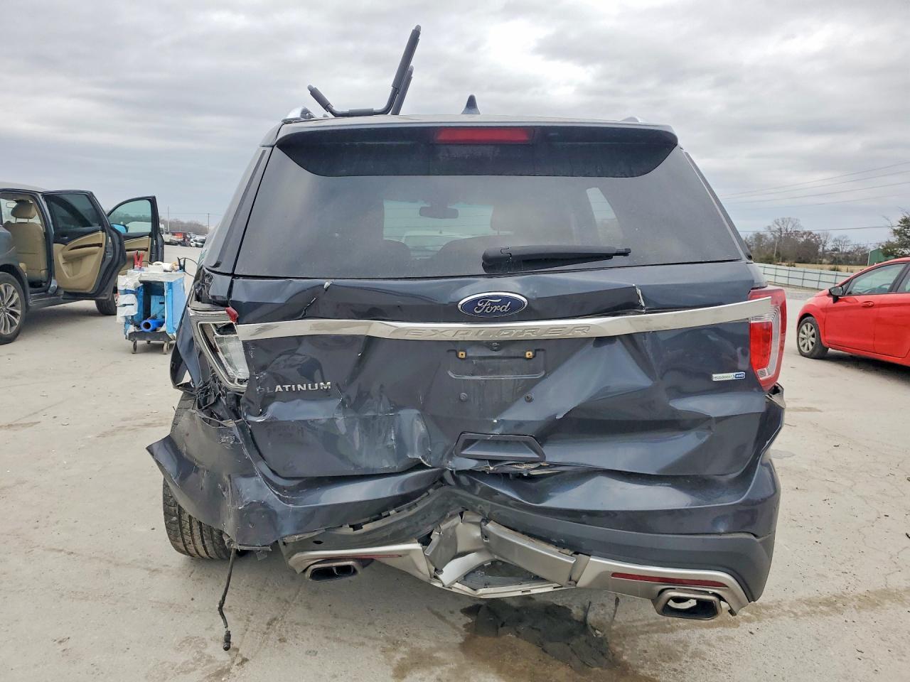 2017 Ford Explorer Platinum - Фото 6