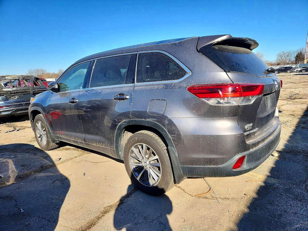 2018 Toyota Highlander Xle - Фото 2