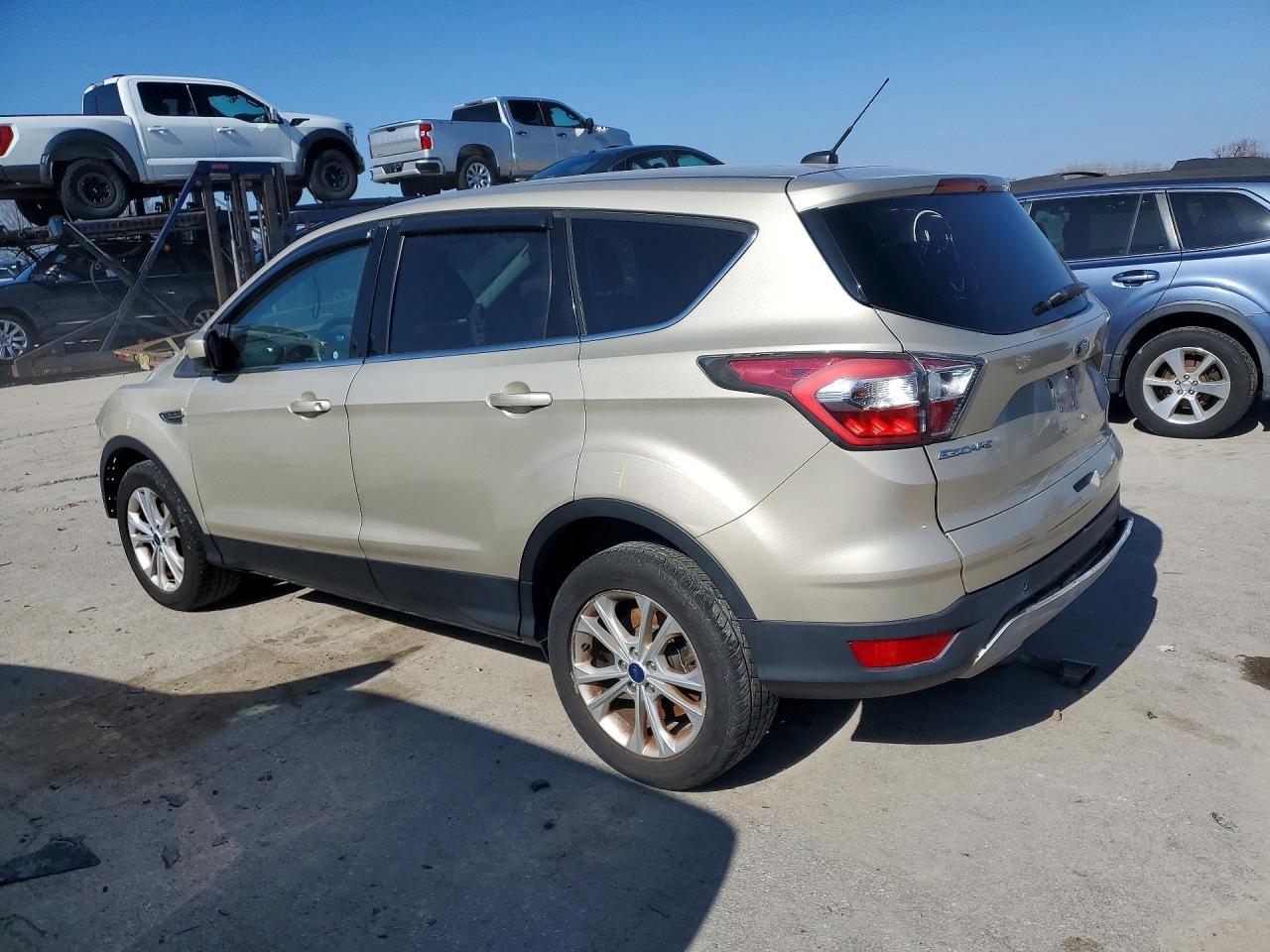 2017 Ford Escape Se - Фото 2