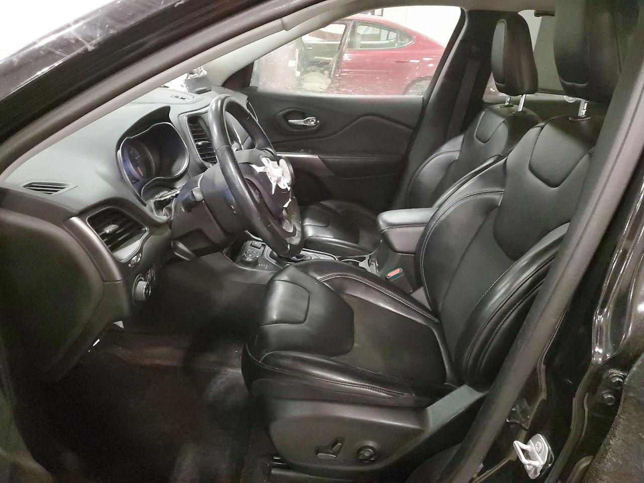 2019 Jeep Cherokee Latitude Plus - Image 7