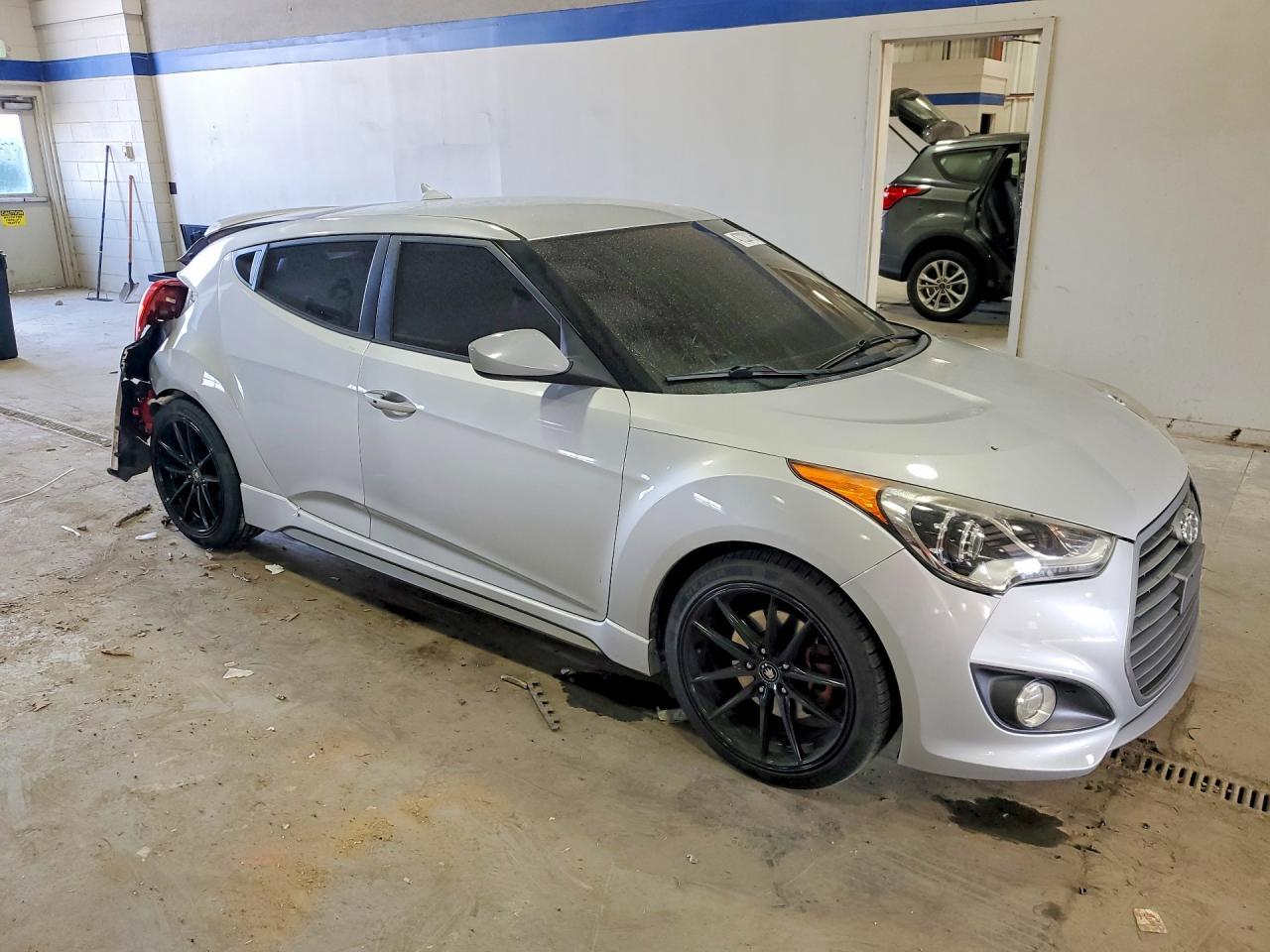 2016 Hyundai Veloster Turbo - Фото 4