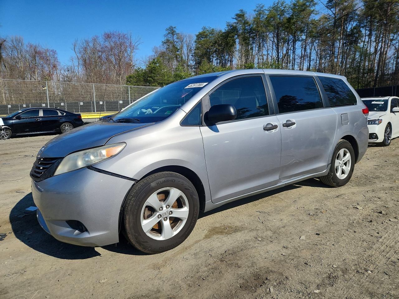 2011 Toyota Sienna Base 7-Passenger