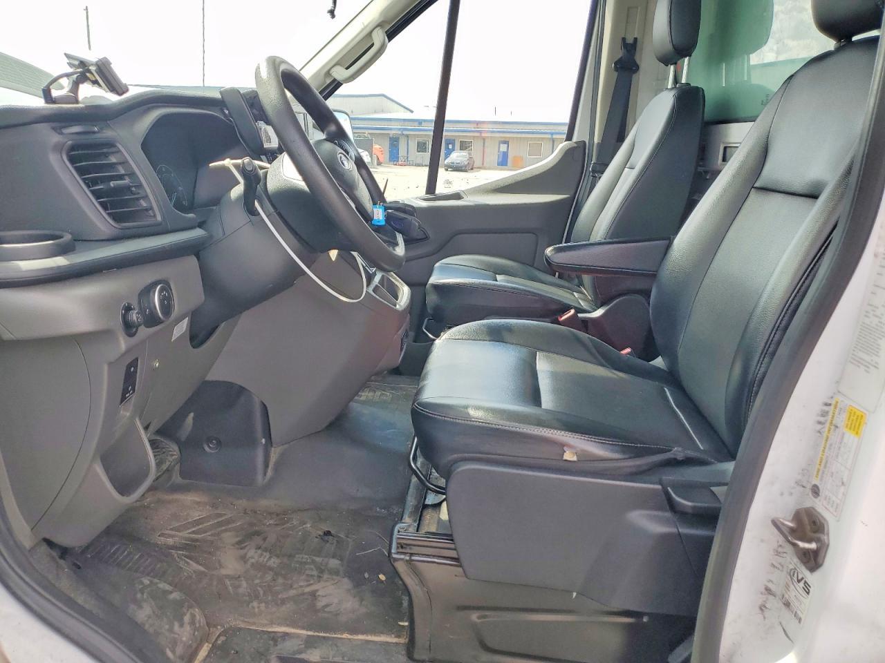 2021 Ford Transit Delivery Truck - Фото 7