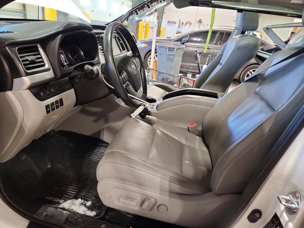 2019 Toyota Highlander Limited Platinum - Фото 7