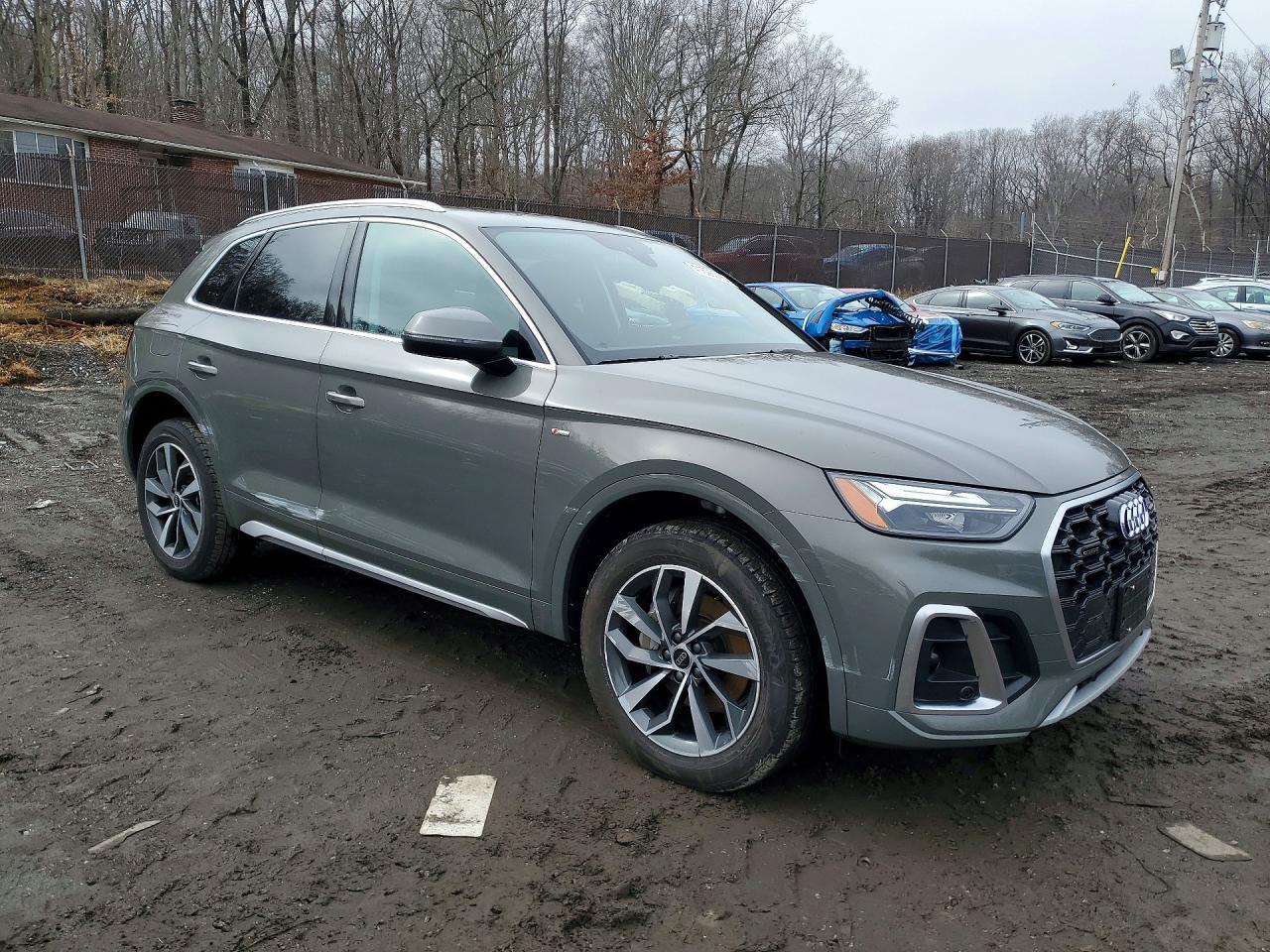 2025 Audi Q5 Premium Plus 45 - Image 4