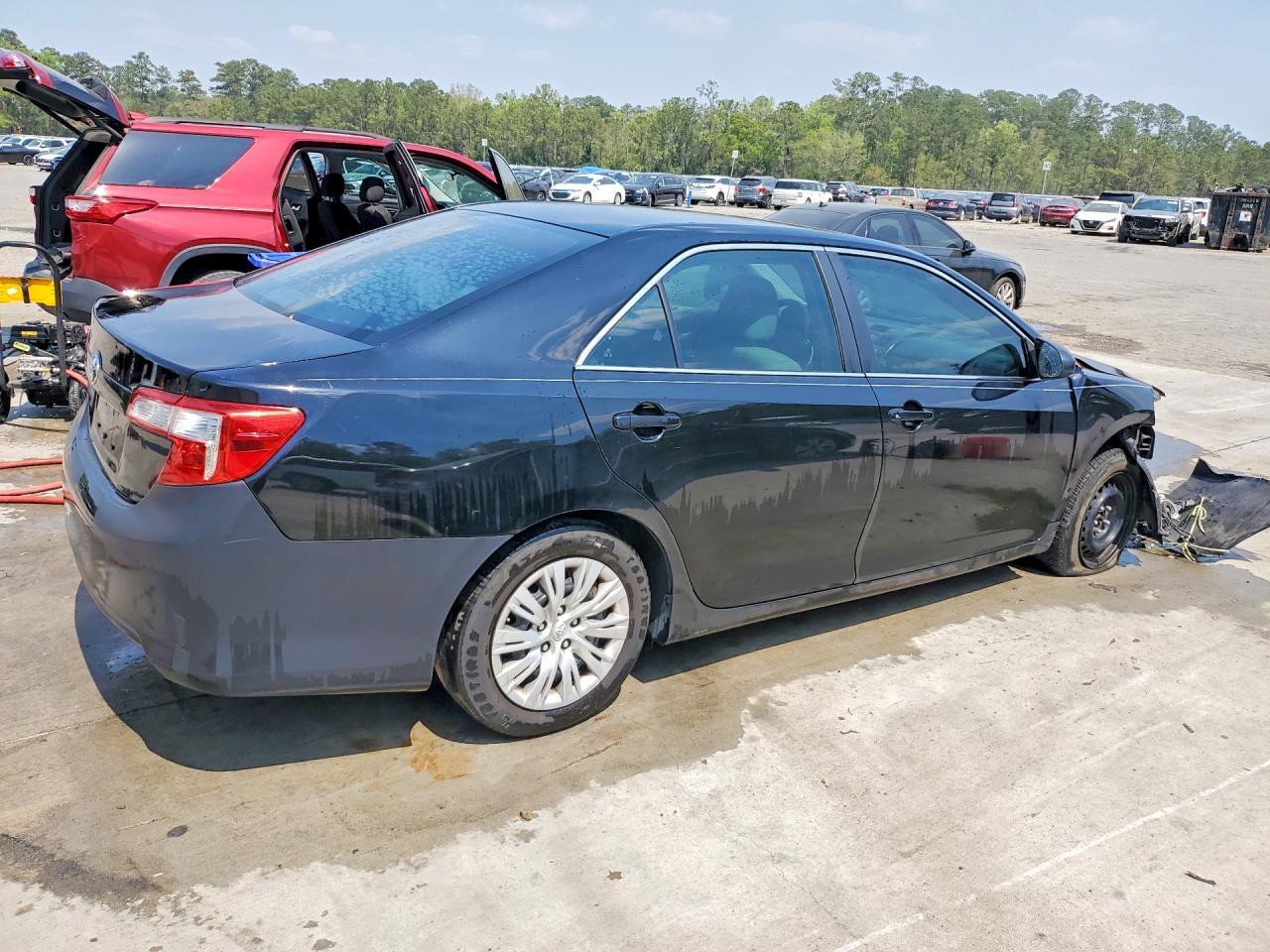 2014 Toyota Camry L - Фото 3