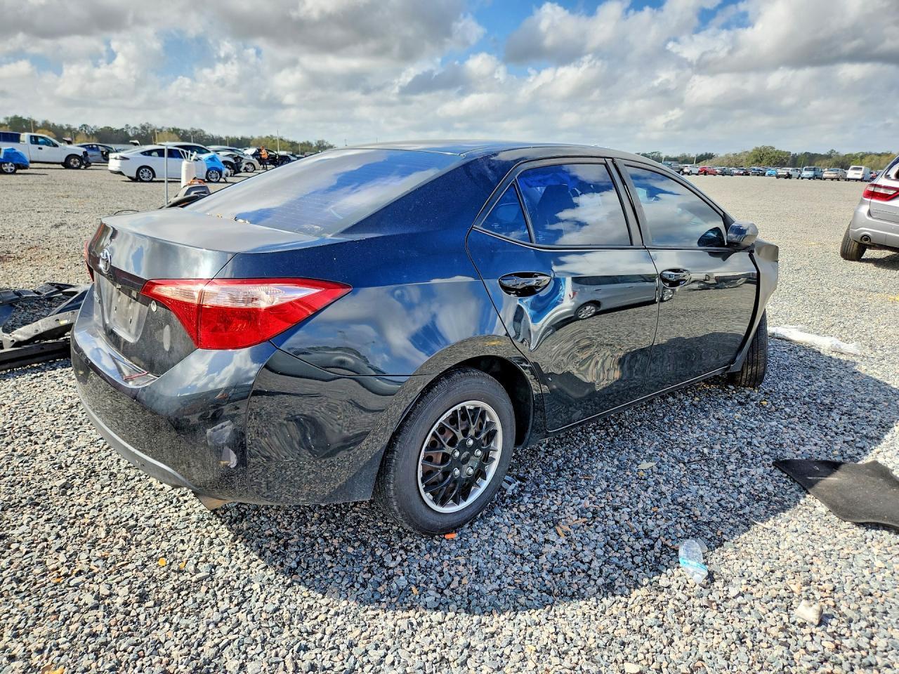 2018 Toyota Corolla L - Image 5