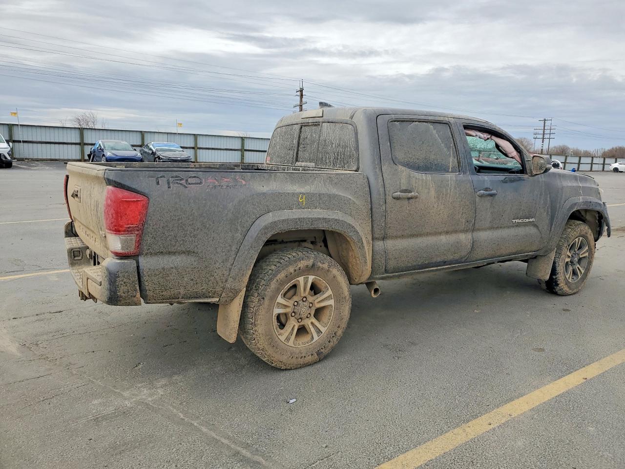 2016 Toyota Tacoma - Фото 3