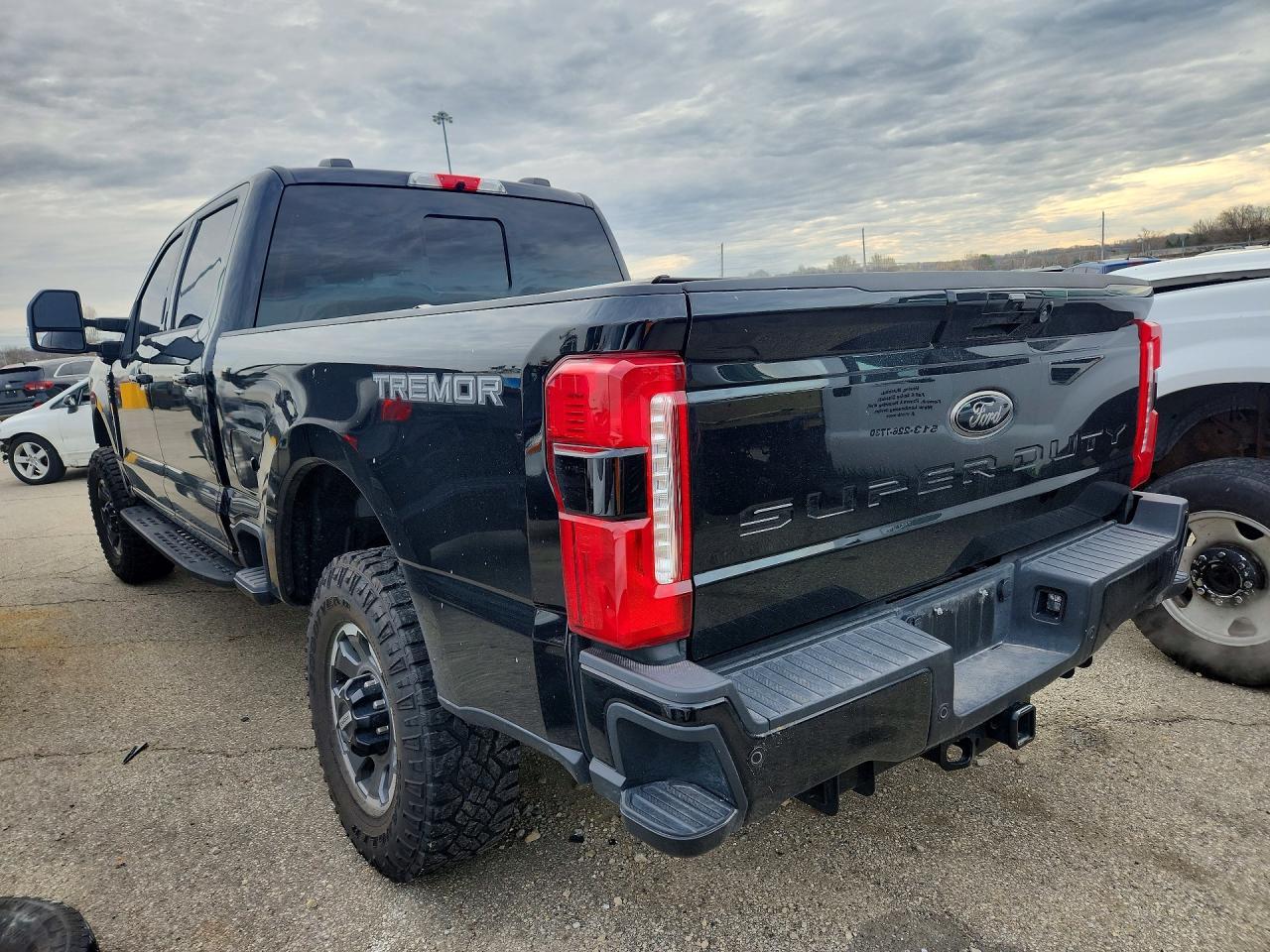 2024 Ford F250 Super Duty - Фото 2