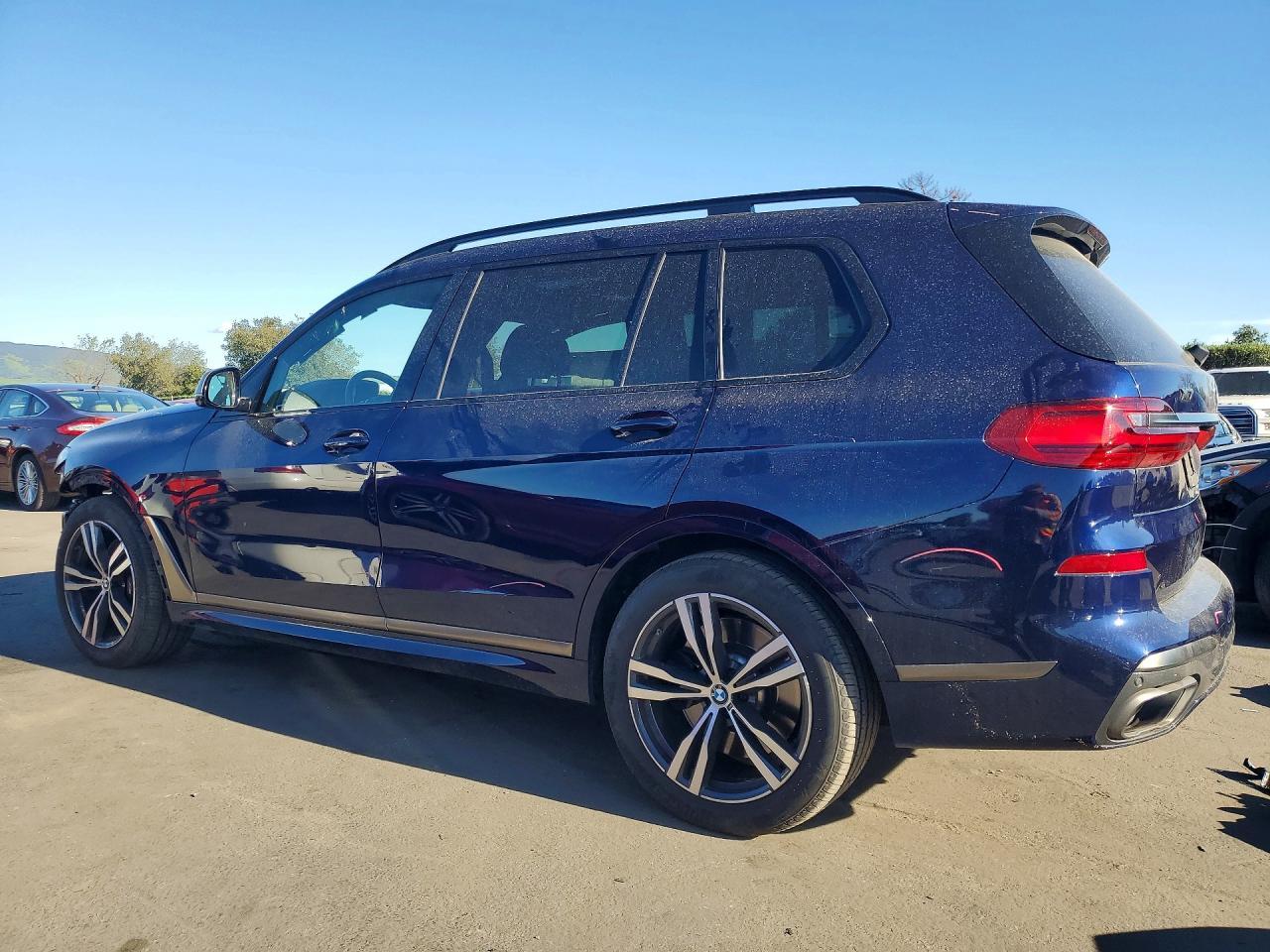 2021 BMW X7 M50I - Фото 2