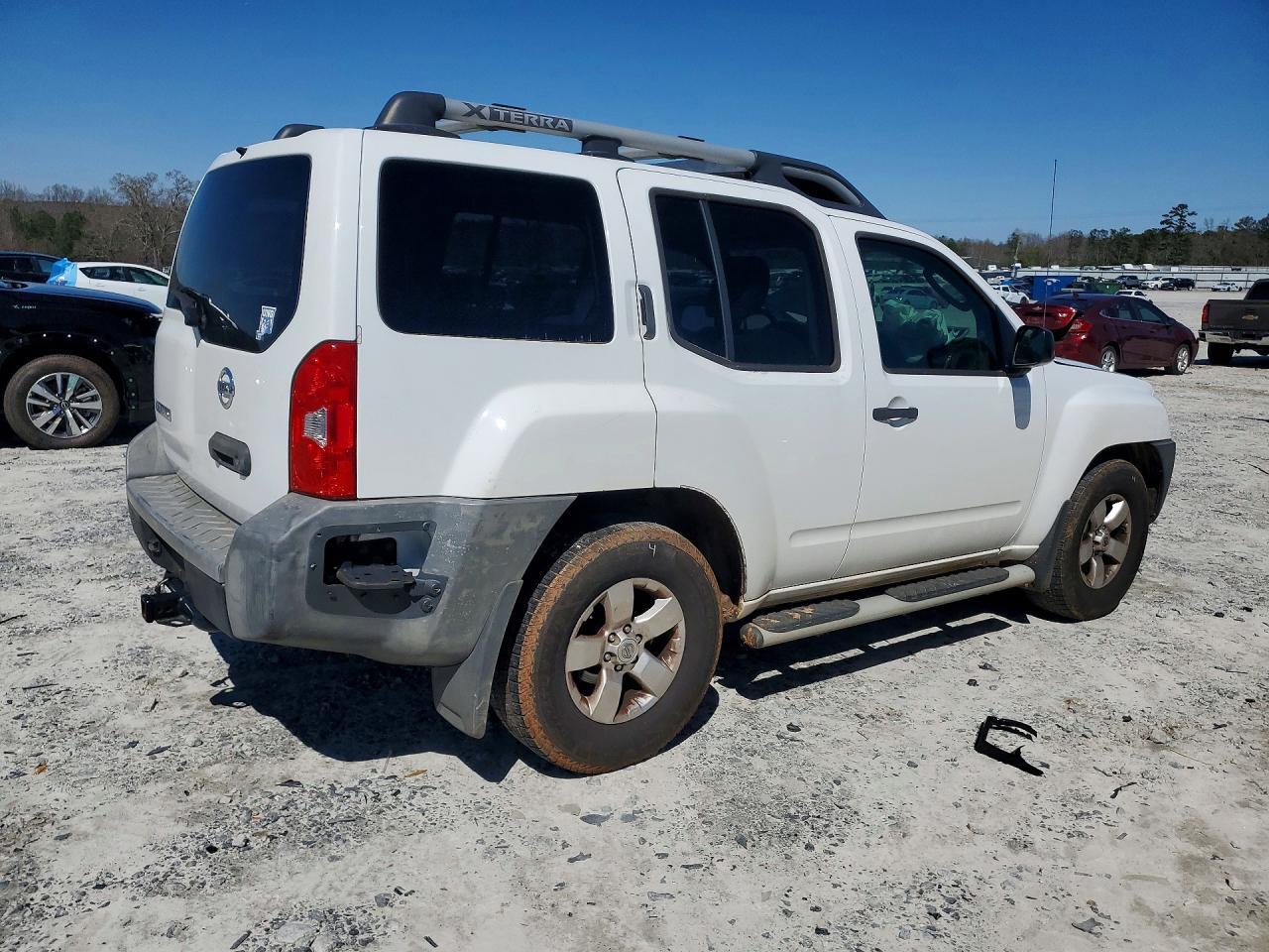 2010 Nissan Xterra X - Фото 3