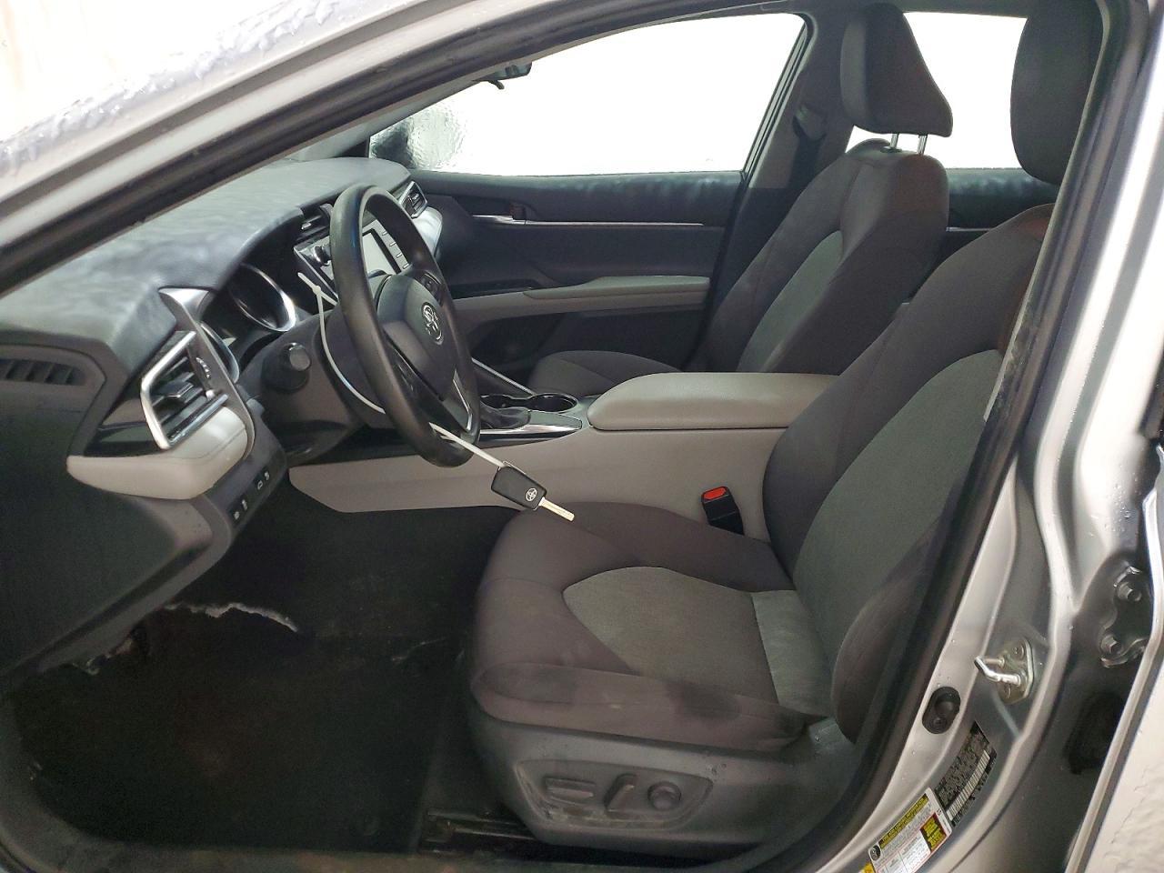 2018 Toyota Camry Le - Image 7