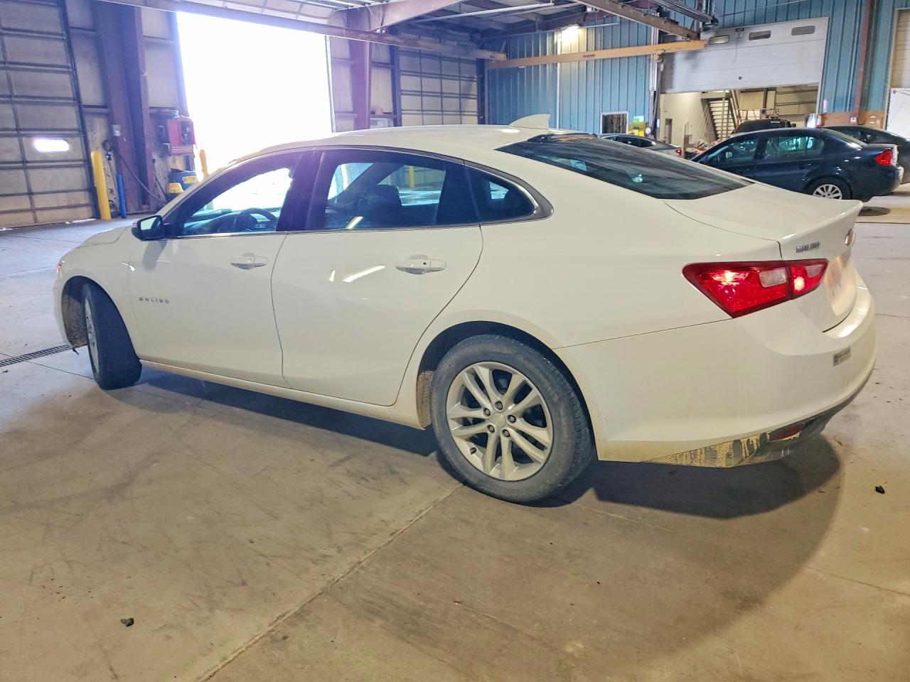 2016 Chevrolet Malibu Lt - Image 2