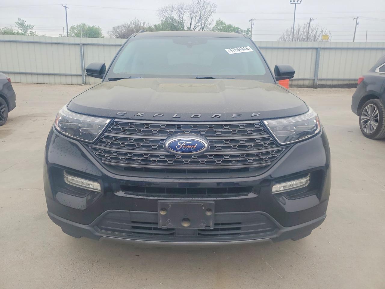 2022 Ford Explorer Xlt - Фото 5
