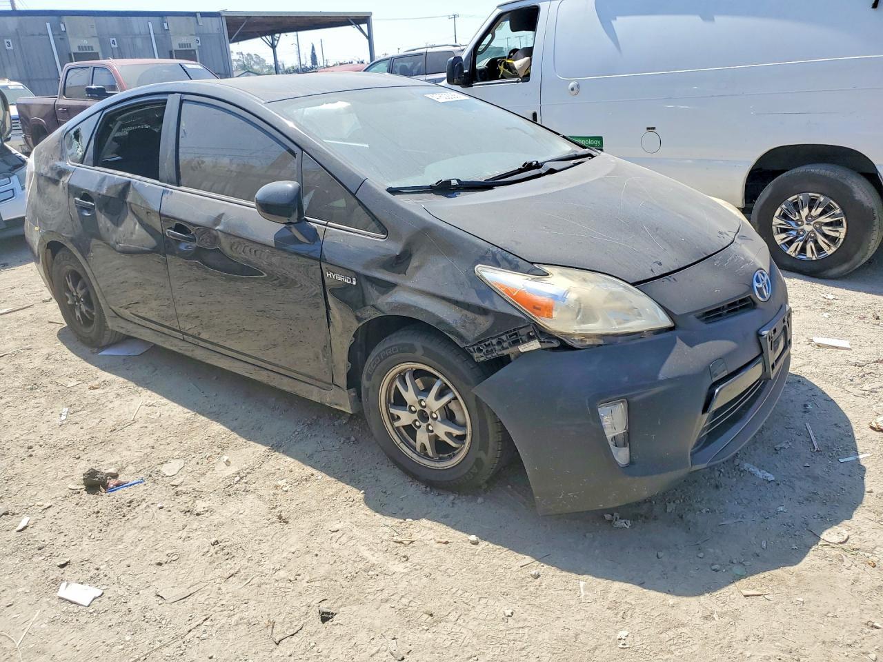 2015 Toyota Prius Two - Image 4