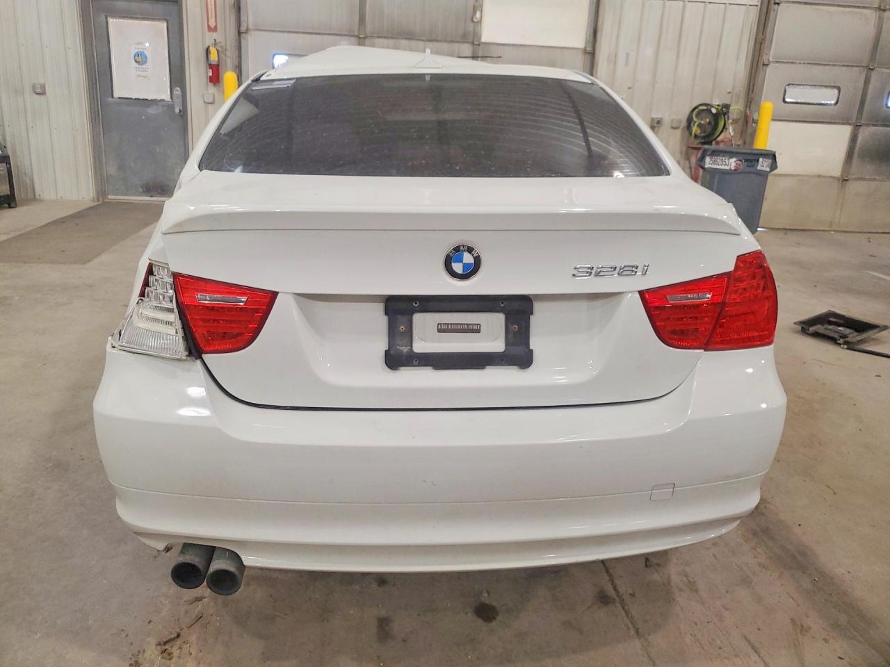 2011 BMW 328 Xi - Фото 6