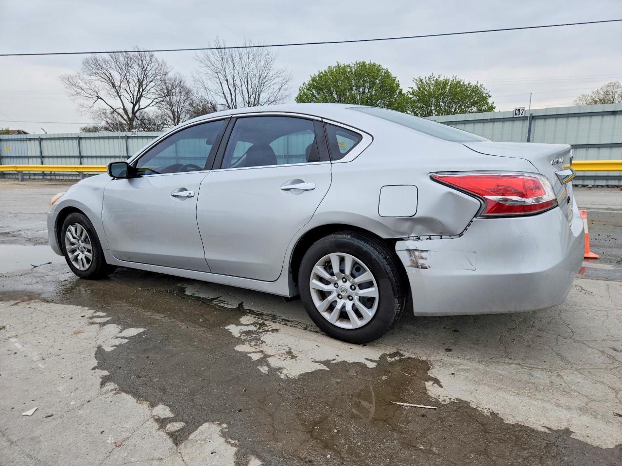 2015 Nissan Altima 2.5 S - Фото 2
