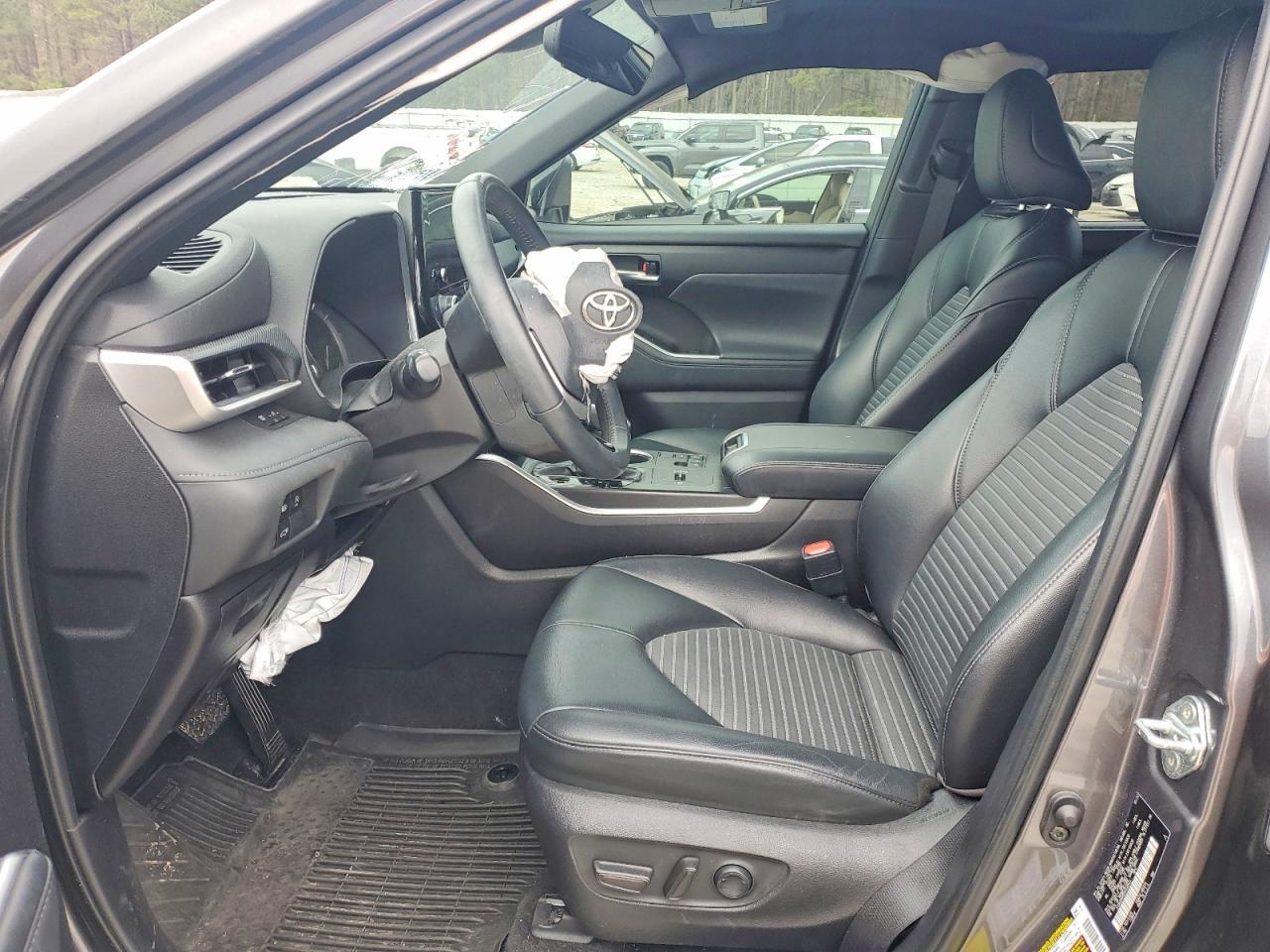 2023 Toyota Highlander L - Фото 7
