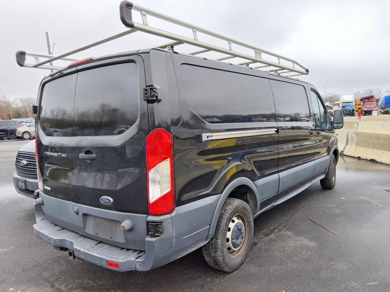 2015 Ford Transit - Фото 3