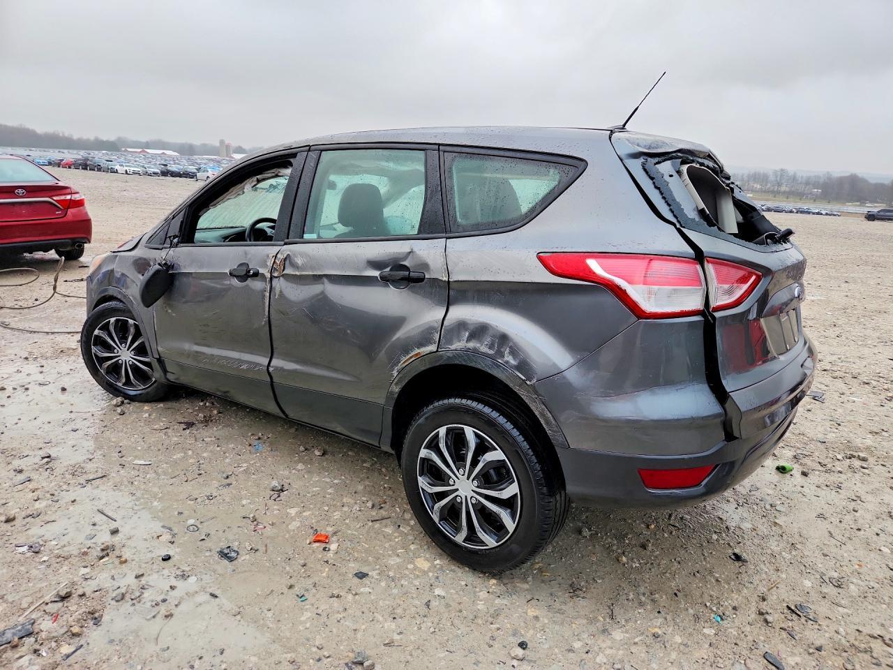 2013 Ford Escape S - Фото 2