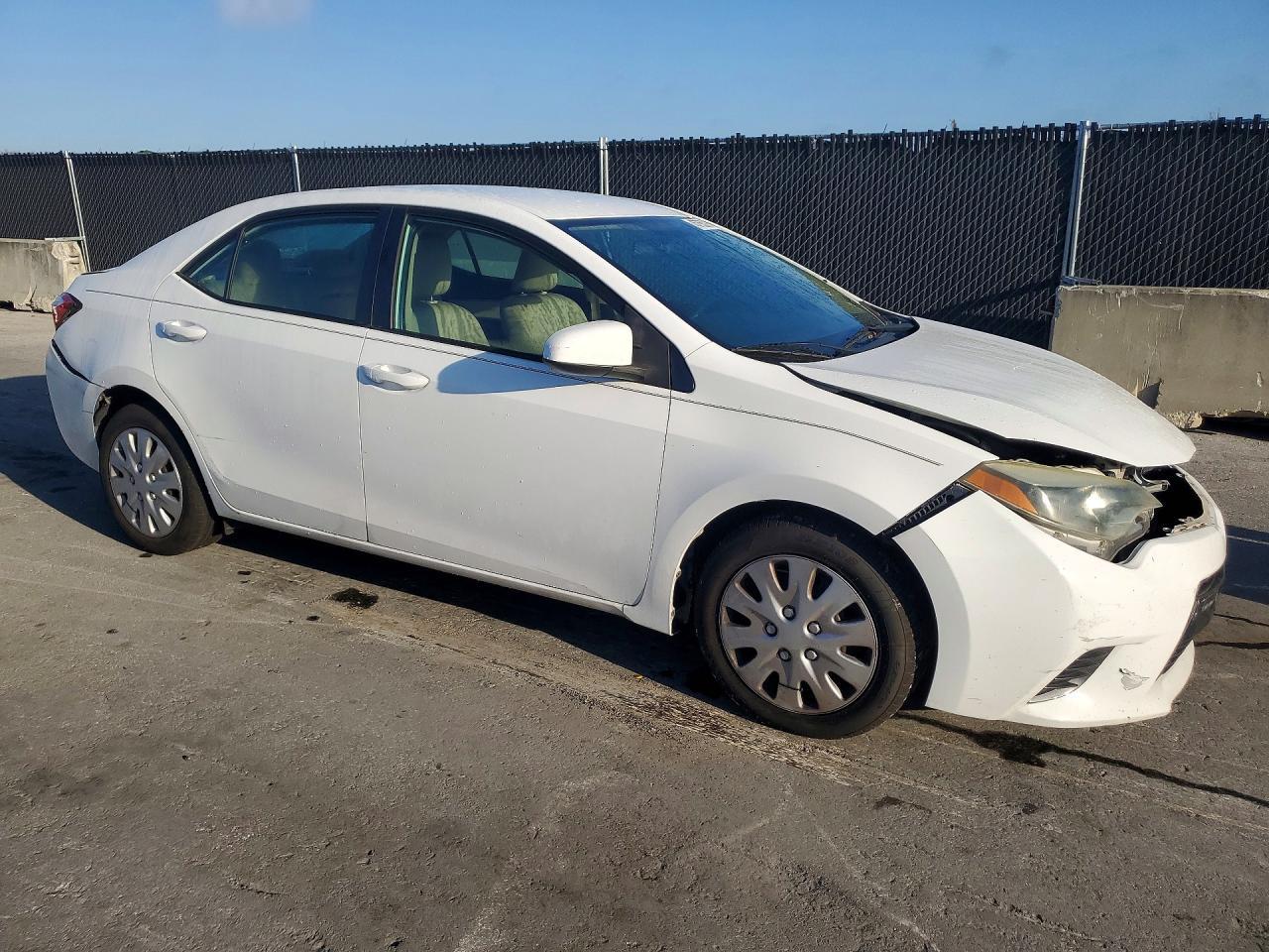 2015 Toyota Corolla L - Фото 4
