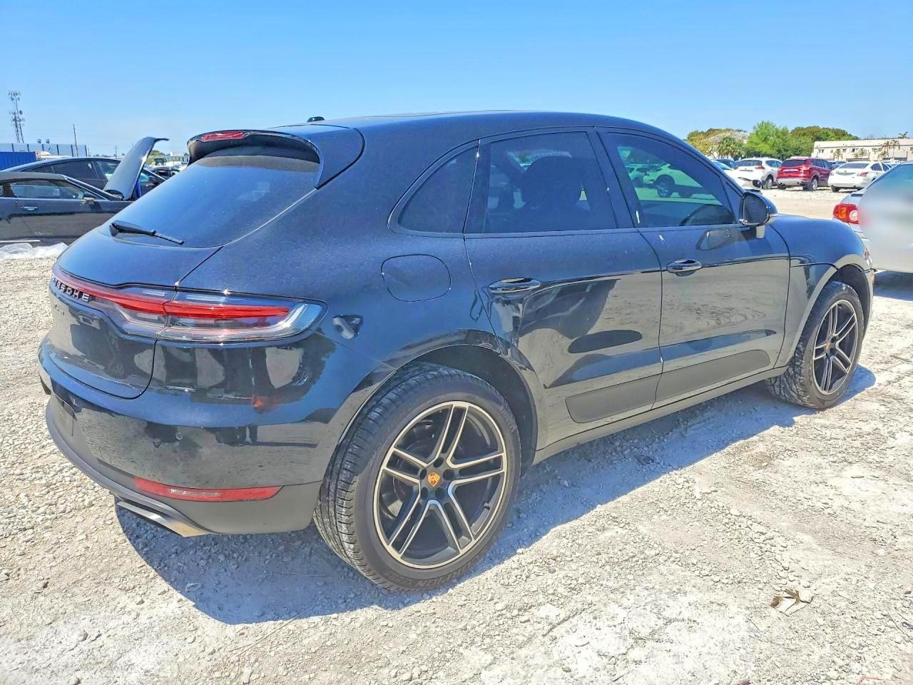 2019 Porsche Macan - Image 3