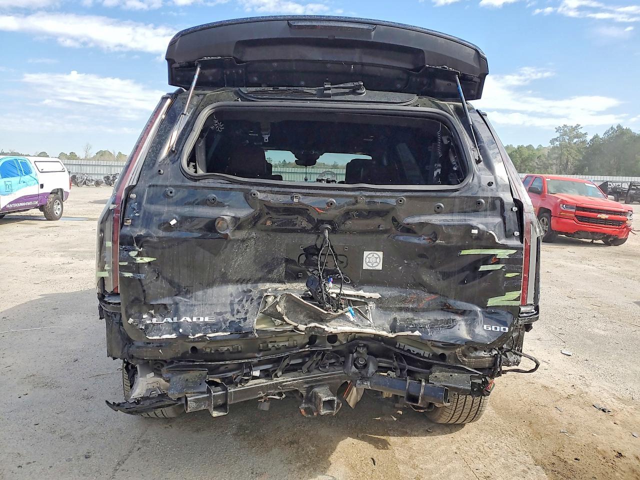 2025 Cadillac Escalade Sport - Image 6