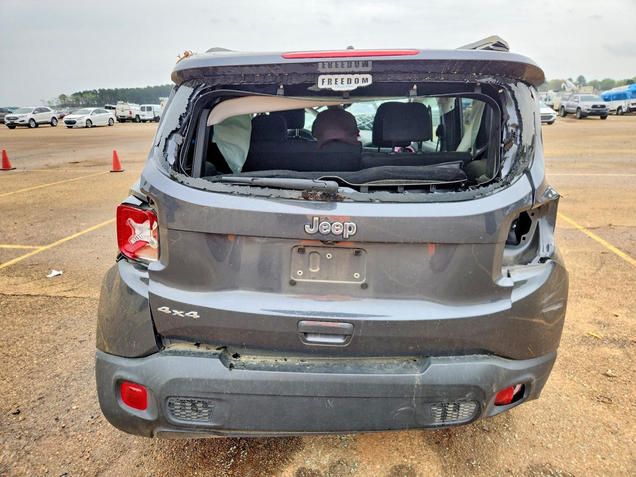 2023 Jeep Renegade Latitude - Image 6