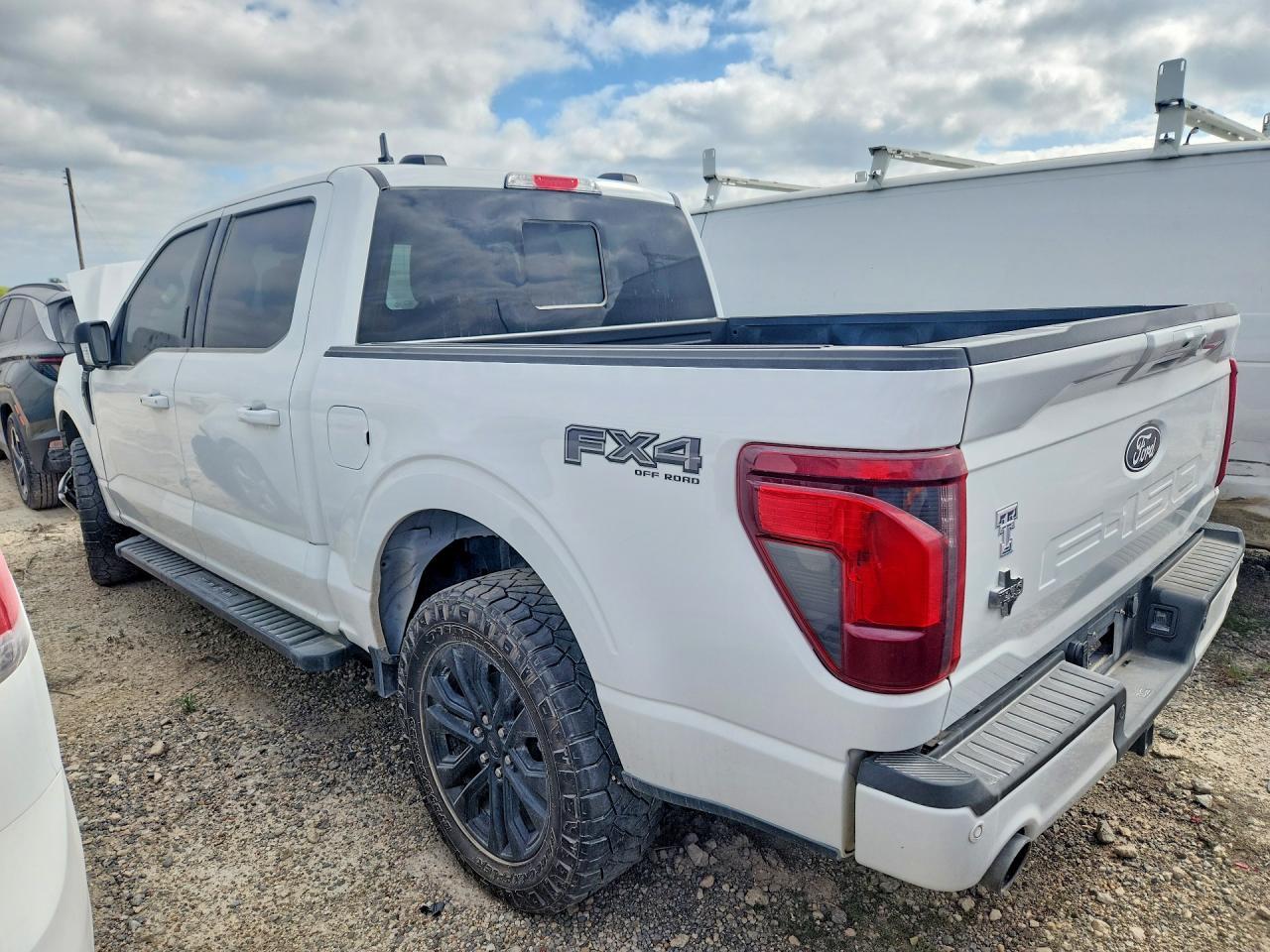 2024 Ford F150 Xlt - Фото 2