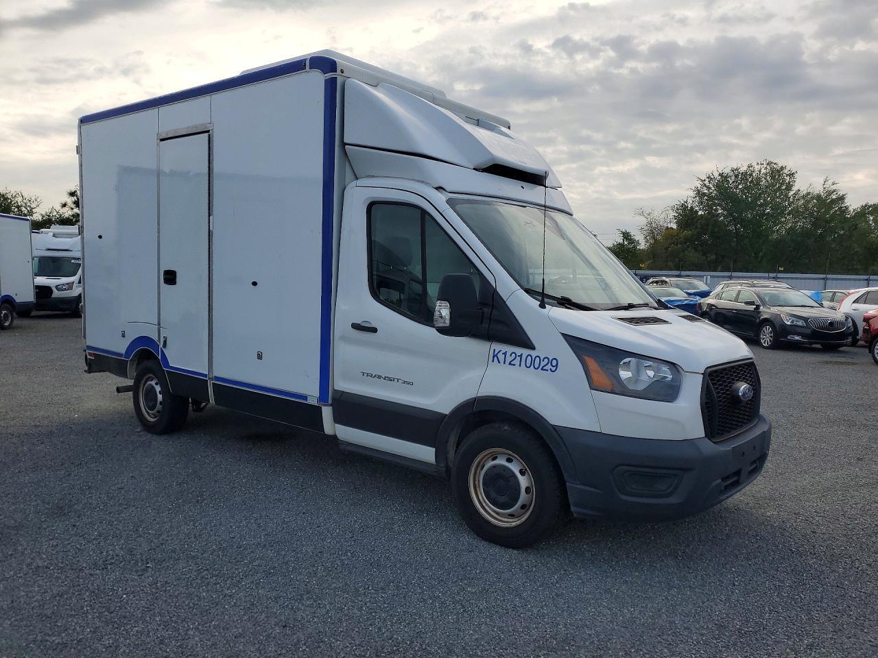 2020 Ford Transit Delivery Truck - Фото 4